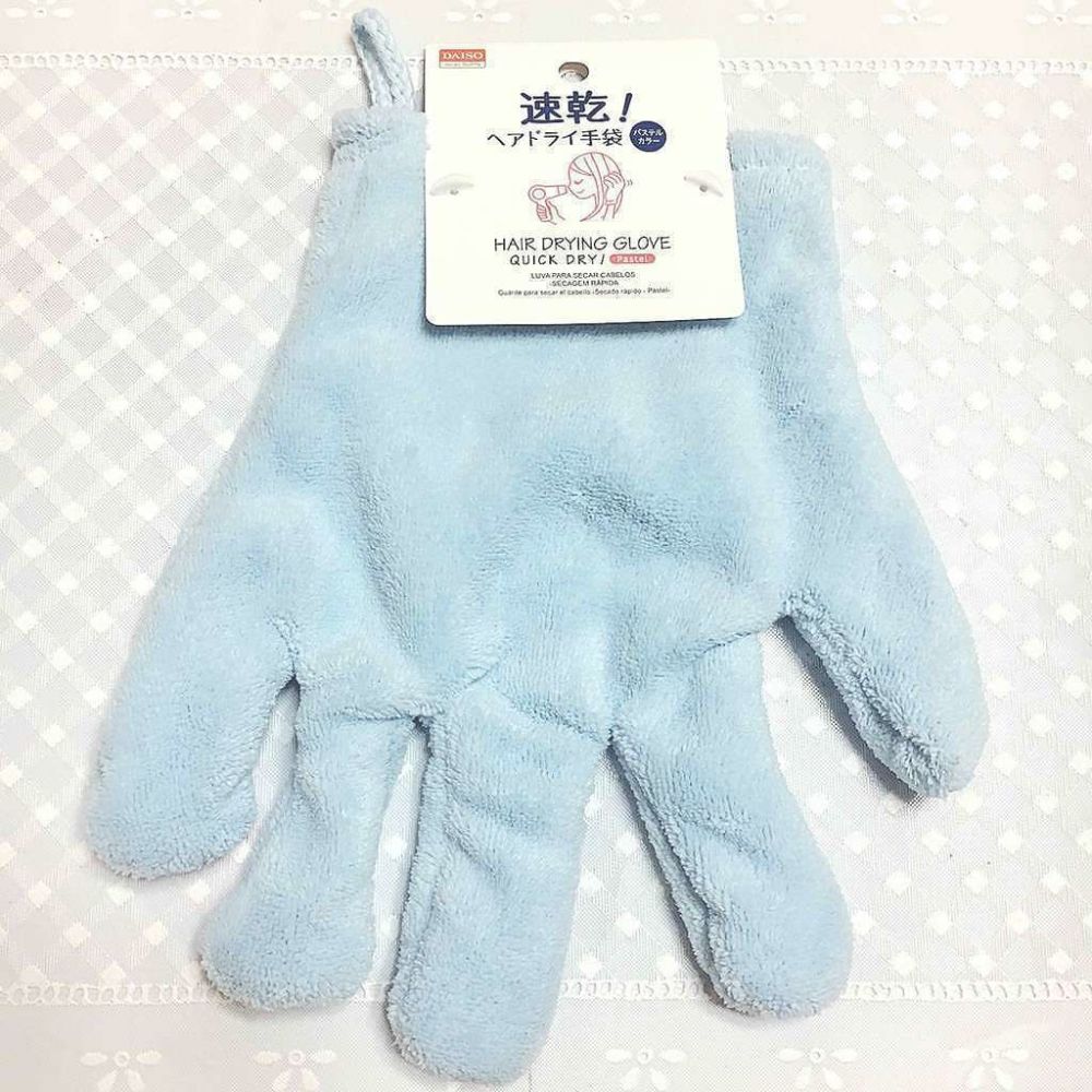 (乾髮手套)戴上這款手套,在濕潤的頭髮上揉搓,可以快速擦乾頭髮!因此它被稱爲省電的好幫手,也可以隨身攜帶到外地旅游。 (乾髮手套)戴上這款手套,在濕潤的頭髮上揉搓,可以快速擦乾頭髮!因此它被稱爲省電的好幫手,也可以隨身攜帶到外地旅游。