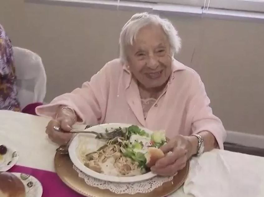 人瑞婆婆分享長壽秘訣︰保持單身！不受結婚束縛！活到107歲仍然好健康！