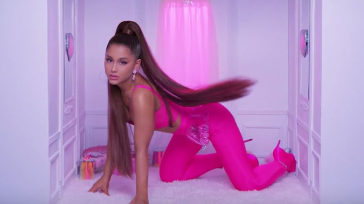 年度藝人（ARTIST OF THE YEAR） Ariana Grande