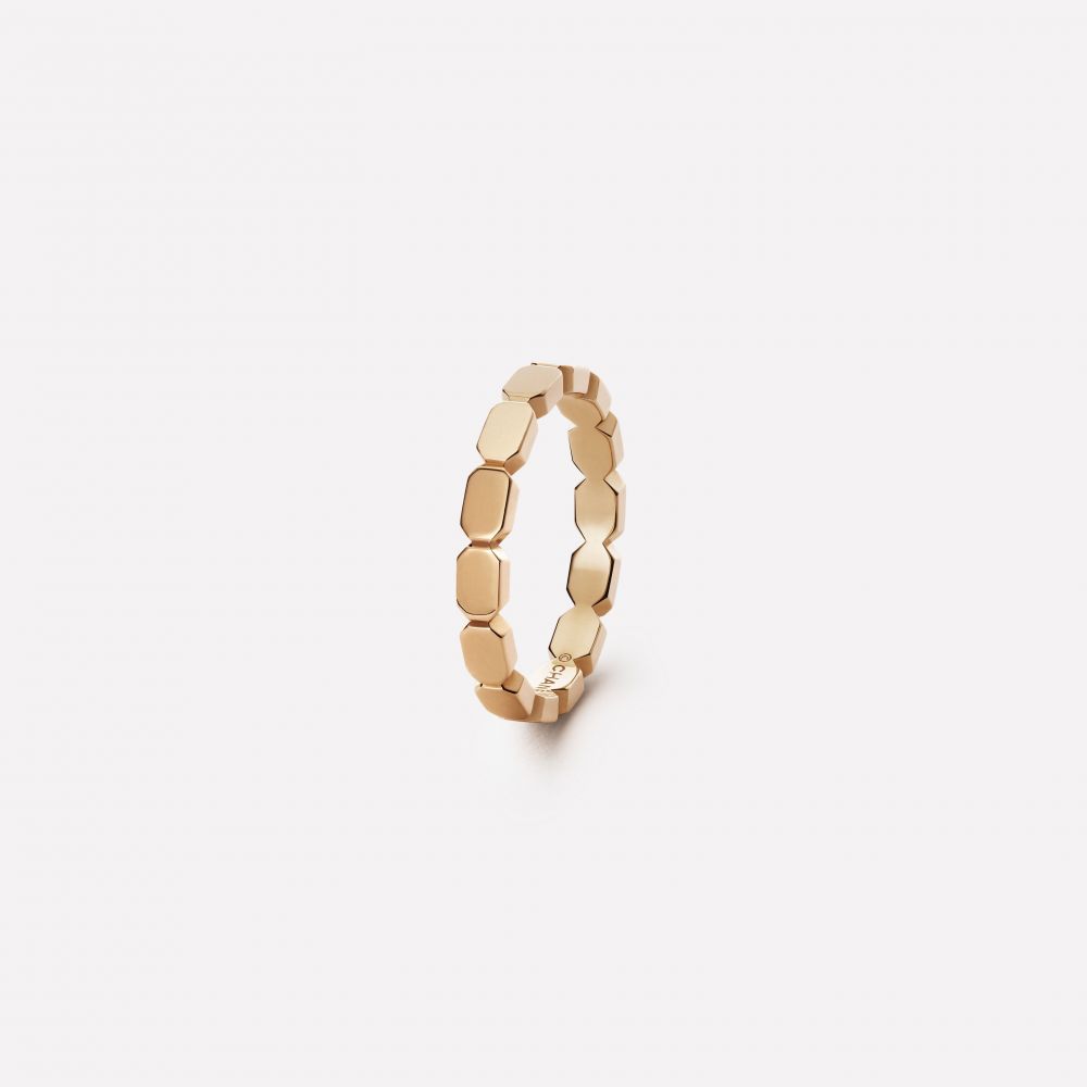 BAROQUE RING BAROQUE RING, IN 18K YELLOW GOLD 港幣12,000