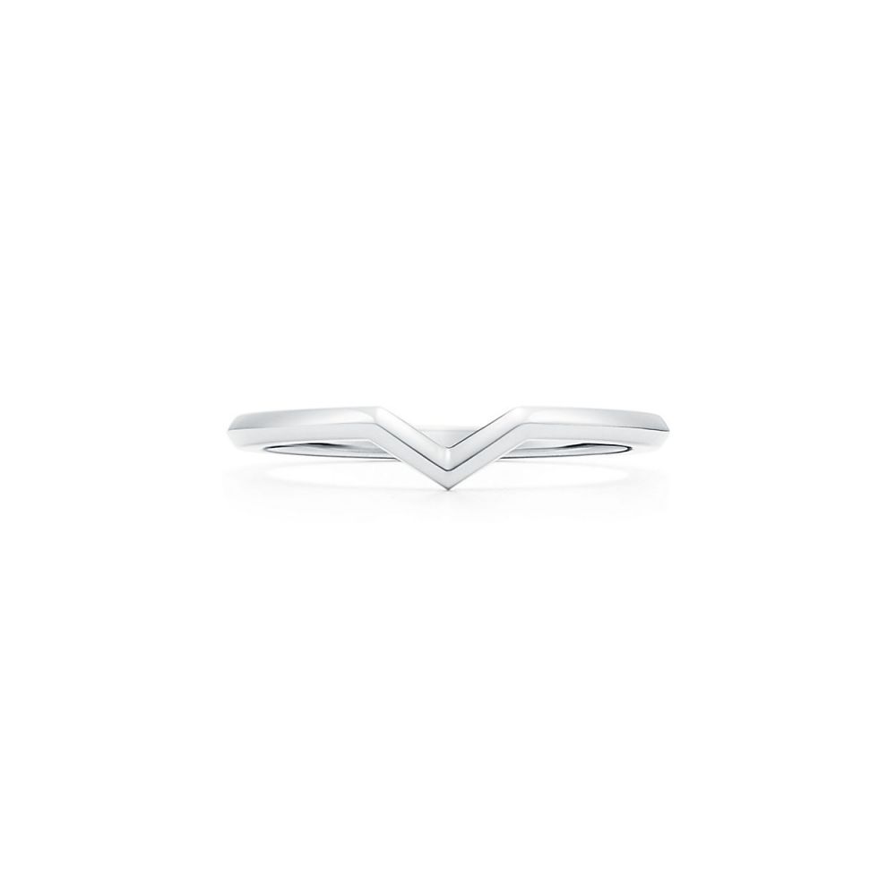 The Tiffany® Setting V Band Ring 美金850 約港幣 6654