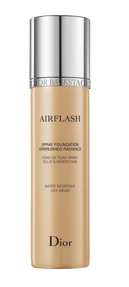 Dior Backstage Airflash 專業後台無感噴霧 HKD $530/噴霧粉底液，妝效自然之餘，更能層疊塗抹，打造所需遮瑕度。