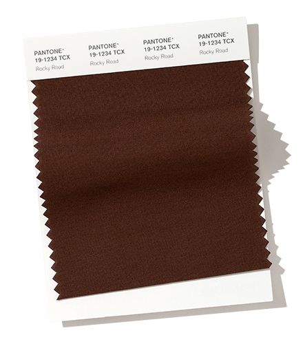 石板路褐：石板路褐是一種樸實而強烈的巧克力褐。