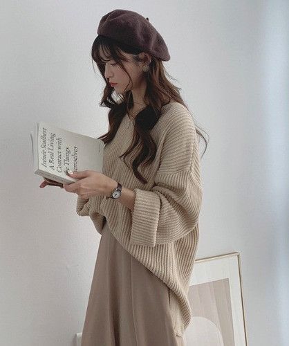 慵懶風寬鬆毛衣(售價為韓幣15,500元)