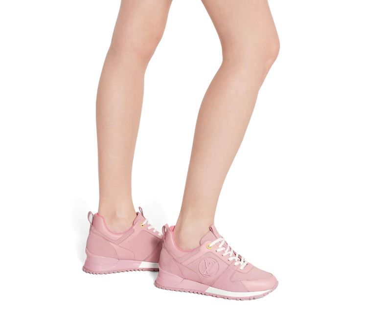Louis Vuitton粉色鞋履新品登場！經典圖案+奢華細節！10款粉色鞋合集！