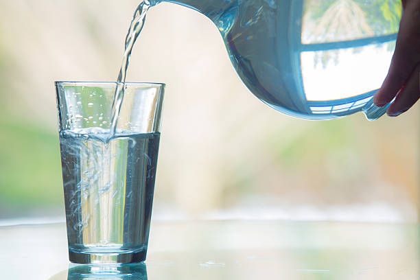2 每次飲水份量為150ml至200ml，小口飲用。