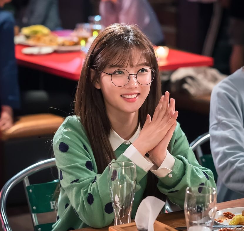 7. 活動範圍非常窄:若果你想要約「世界級宅女」出來的話,他通常都會選擇在自己家附近的地點,稍為遠一點的地點(距離家裡幾個車站),他已經會嫌遠!而且對他加深了解的話,你或許會發現他的工作地點,甚至日常的活動範圍,都離他自己的家不太遠! 7. 活動範圍非常窄:若果你想要約「世界級宅女」出來的話,他通常都會選擇在自己家附近的地點,稍為遠一點的地點(距離家裡幾個車站),他已經會嫌遠!而且對他加深了解的話,你或許會發現他的工作地點,甚至日常的活動範圍,都離他自己的家不太遠!