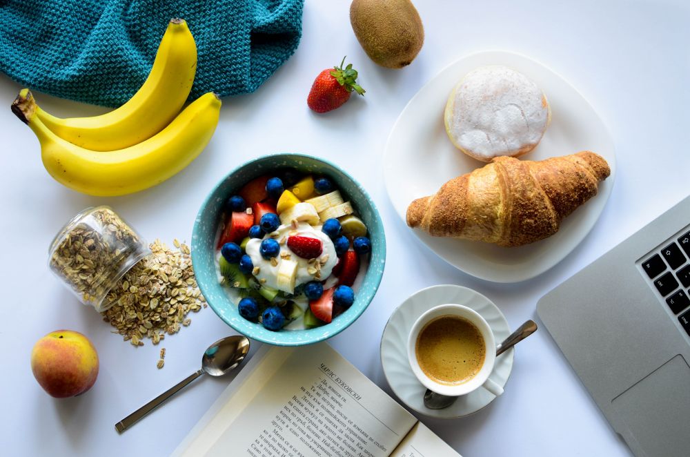 3 別忽略早餐：每日進食營養充足的早餐，能加速新陳代謝延長飽足感。