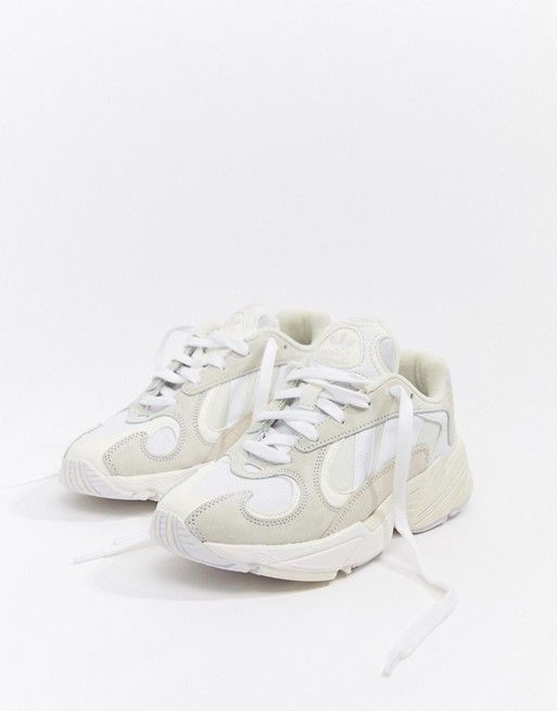 Yung'1 Trainers In Off White(原價$952.38，折後$534.39)