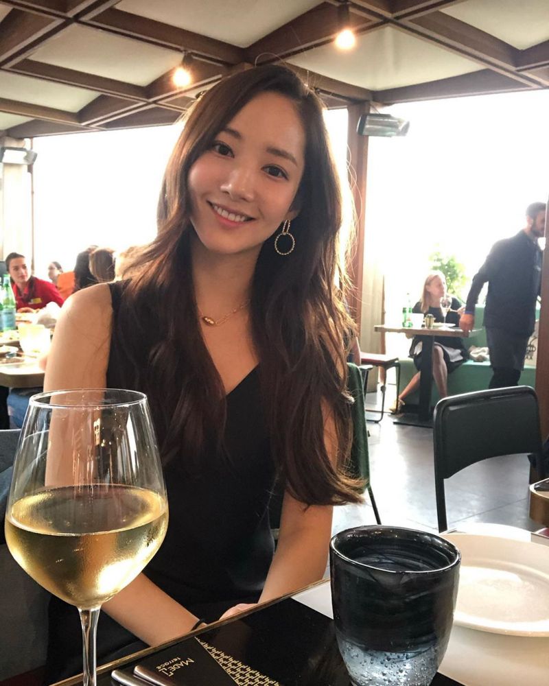 5. 有涵養  不要以為涵養這件事十分「離地」，其實一個女生樣子不精緻還可以靠打扮搭救，但一個人沒有內涵和氣質是怎麼裝都裝不出來的。當你有修養的時候，自然便會給人一種舒服、知性的感覺，真的是用錢也買不到的！