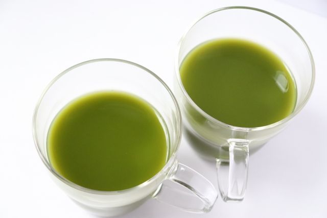 1）攝取具有抗氧化作用的彩色蔬菜、早上喝一杯蔬菜汁。