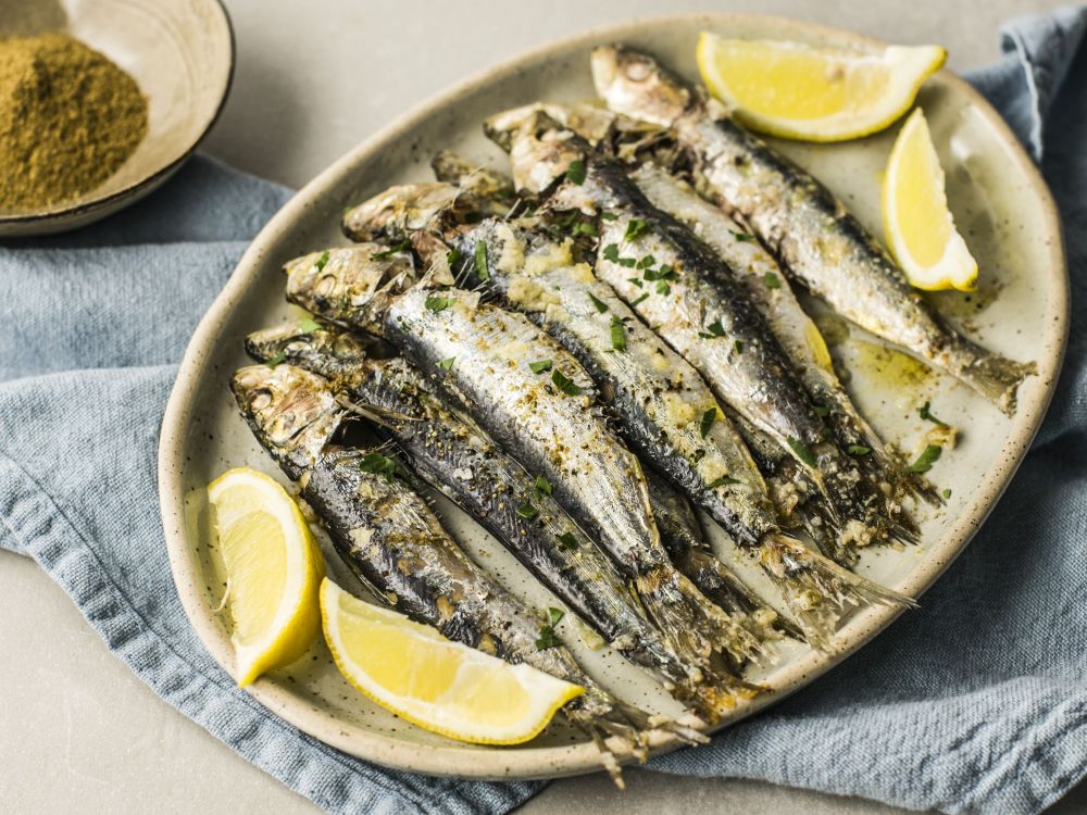 5. 沙甸魚 Sardines 沙甸魚擁有維生素B12，能幫助提升代謝，更有大量蛋白質、Omega-3，幫助預防心臟病。