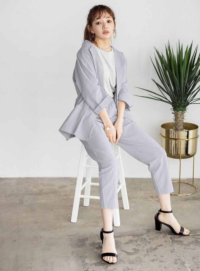 西裝外套+褲子套裝 (日元2,199連稅)