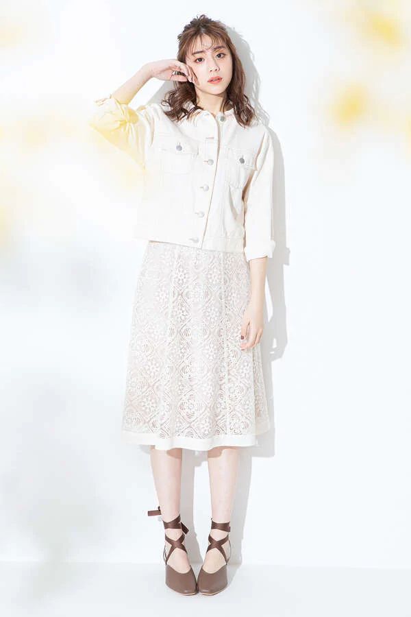 蕾絲半裙  (日元11,800未連稅)