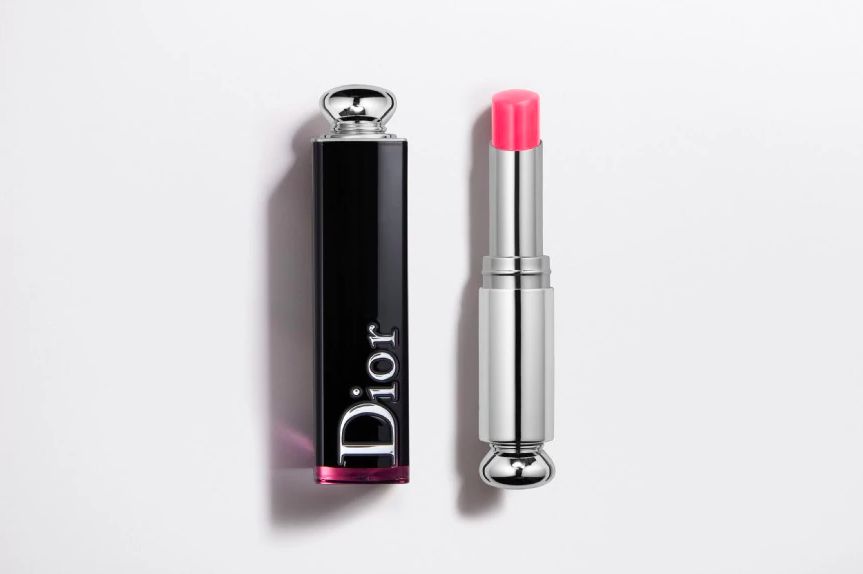 #550：屬於比較低調的粉紅色，帶點亮澤的質感，可為造型添加甜美、可愛的感覺！