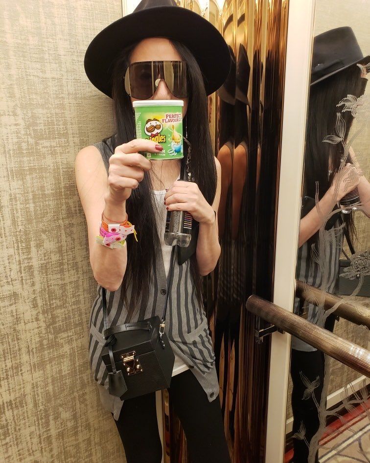 除了挑選健康的食材外，她表示已經戒掉含糖飲品多年，平日只喝水。