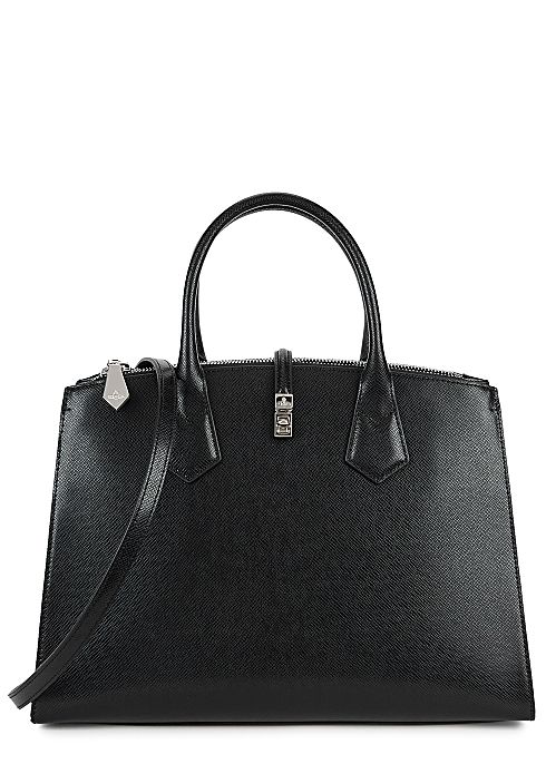 Sofia black leather top handle bag (折後HK$3,556，原價HK$5,080)