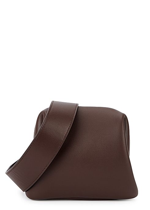 OSOI Peanut Brot chocolate brown leather belt bag (折後HK$1,855，原價HK$2,650)