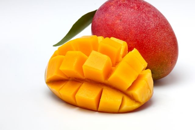 芒果——每100克含糖量約13.7克