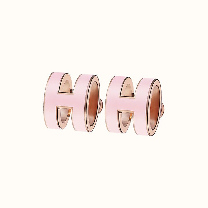 7.Hermès Pop H earrings：Hermès的耳環絕對是優雅、高貴的代名詞！而這一款耳環則是採用了「H」的立體環形作為設計，精緻之餘又有一種淡淡的優雅氣質！簡單而又不會單調，就算配搭顏色鮮艷的穿搭，都能夠輕鬆駕馭！