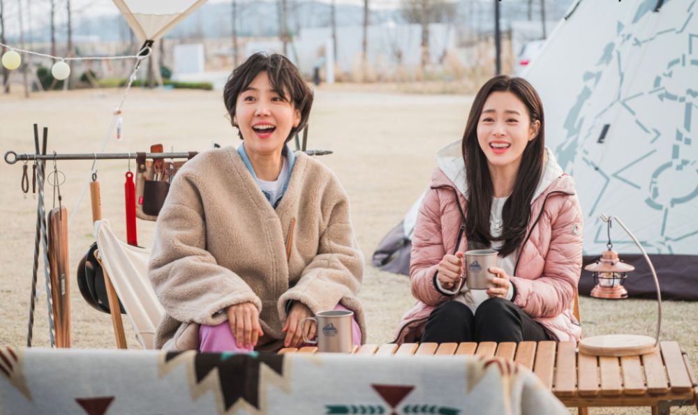 8.閨蜜永遠是你最好的依靠：我們很多時候都會因為愛情、工作，因而忽略了一直陪伴在自己身邊的閨蜜，但當我們經歷了愛人的離開、工作的挫敗後，就會發現那位總是支持著你的閨蜜！長大後，我們才會發現閨蜜永遠都是最好的「避風巷」～