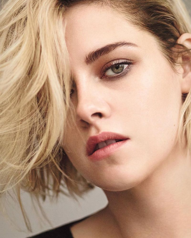 《吸血新世紀》女主角Kristen Stewart驚人近況曝光？身形變粗壯網民嘆認唔出！ 