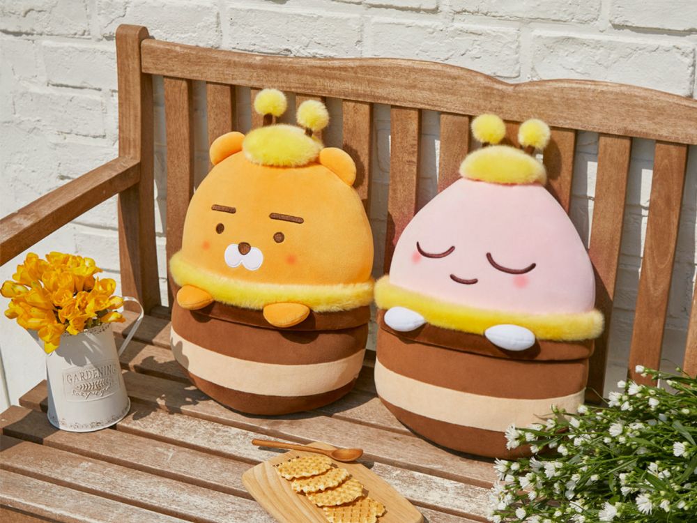 Honey Friends Mochi Cushion (原價29.81 USD | 優惠價22.36 USD)