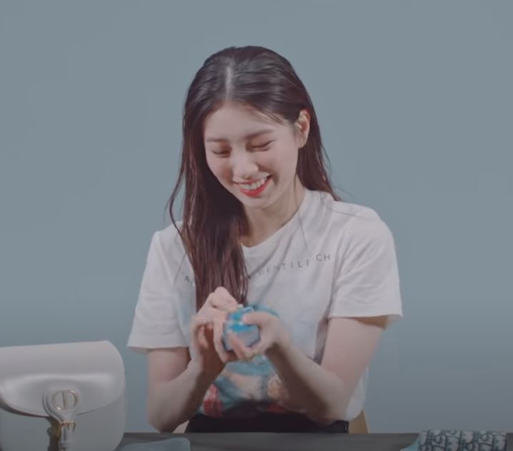 7. 紙巾：秀智平日一向都有鼻敏感的問題，因此亦一定會隨身帶備一大包紙巾，有需要的時候就可以馬上使用～