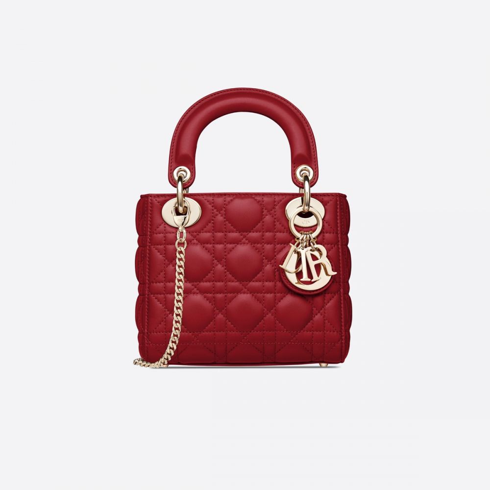 Mini Lady Dior Bag——加價前€2,800歐元 | 加價後€3,200歐元（價格增幅 +14.29%）