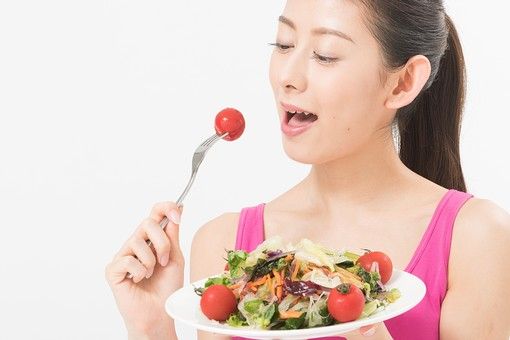 3. 飲食：多吃有利預防曬斑的食物，例如番茄、柑、蘋果等都是不錯的選擇。