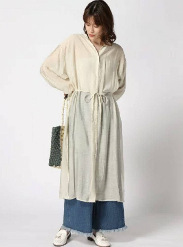 長袖薄紗連身裙──售價：日圓￥4,290円（連稅）