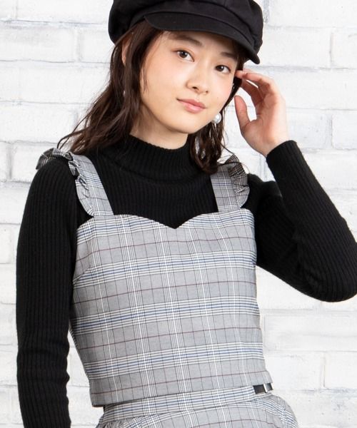 褶邊緊身上衣-原價日元¥ 2,199 | 優惠價日元¥ 1,231
