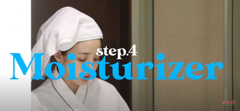 Step4:保濕霜。DARA表示自己屬於乾性肌膚，因此保濕對她而言十分重要，她都會全臉塗上，確保吸收好才進入下一步。