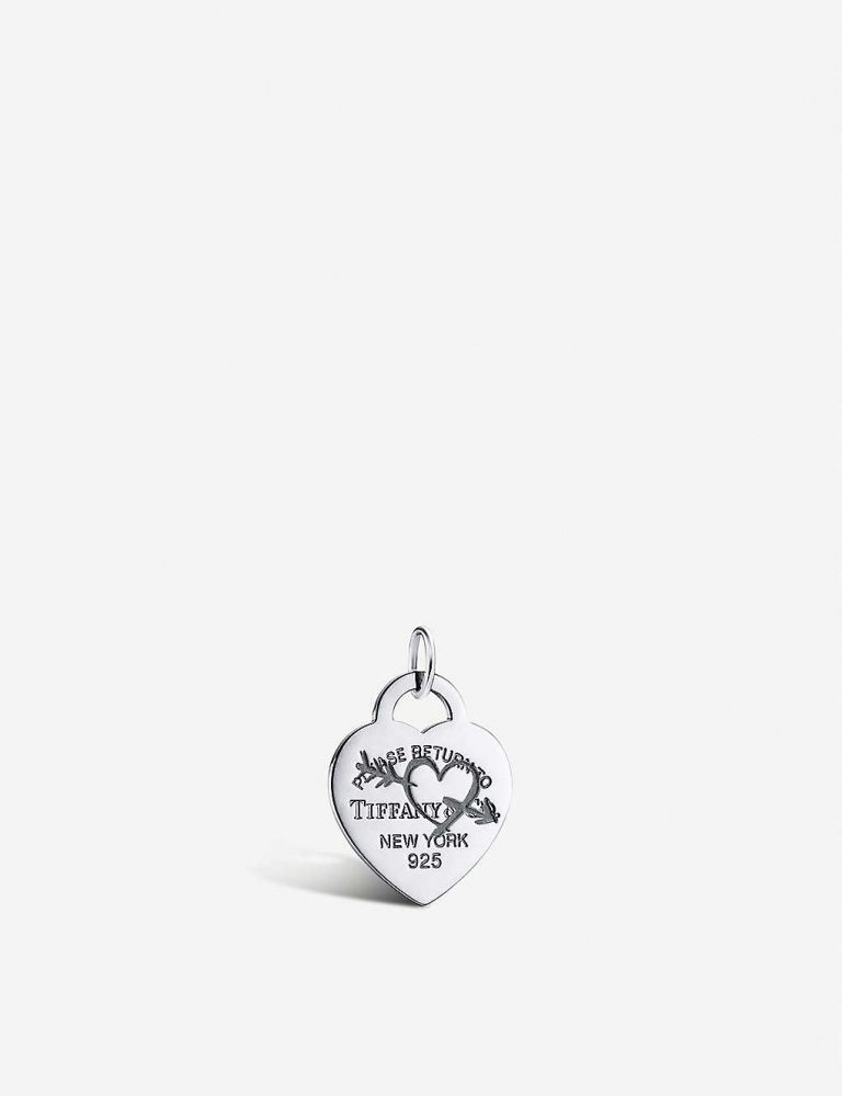 6 TIFFANY & CO Return to Tiffany heart tag 售價：£175 （折合約港幣HK$ 1788）