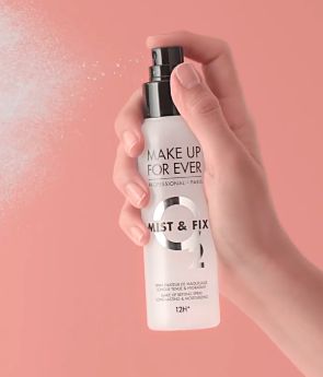除了讓底妝持久外,也能控制其他粉狀的彩妝產品,能夠令整個妝容都變得持久不脫妝!而這款MIST & FIX除了定妝功效外,也能為皮膚加速保濕的效果,能夠作日常保濕呢! 除了讓底妝持久外,也能控制其他粉狀的彩妝產品,能夠令整個妝容都變得持久不脫妝!而這款MIST & FIX除了定妝功效外,也能為皮膚加速保濕的效果,能夠作日常保濕呢
