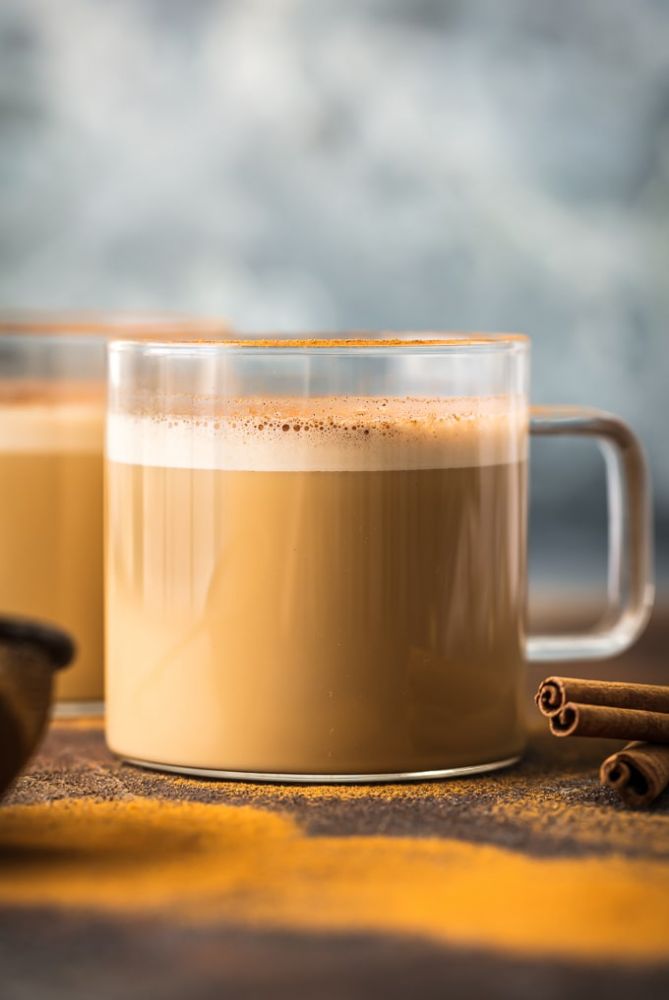 BULLETPROOF COFFEE  Bulletproof Coffee近期在歐美相當之流行，主要由黑咖啡、奶油、椰子油所製作而成，除非是正在進行生酮飲食的人士飲用，否則每杯已經可以為飲用者帶來近2000kj的熱量以及50克脂肪！