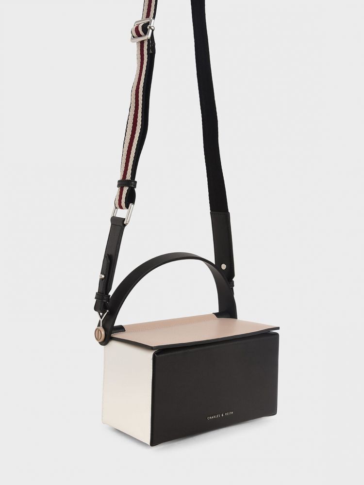 Top Handle Box Bag (原價 HK$539 | 優惠價HK$379)