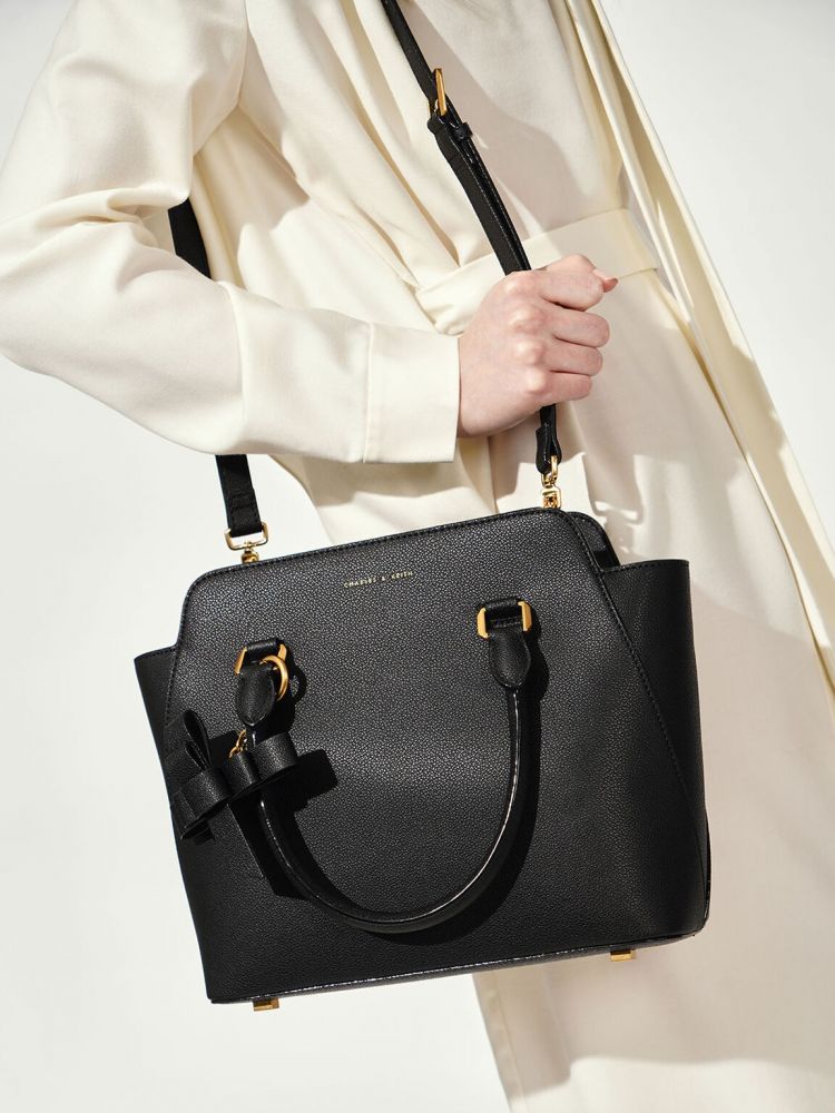 Large Classic Handbag (原價 HK$699 | 優惠價HK$559)