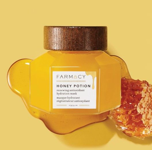 FARMACY HONEY POTION renewing antioxidant hydration mask (US$38 / 50g)：高度保濕的蜂蜜面膜，內含有蜂王漿、蜂蜜和維他命B等成分，能有效帶出明亮的膚色，為肌膚帶來水潤的光澤。