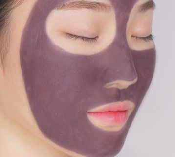 使用時輕輕按摩便能去除角質，令皮膚變得滋潤光滑，使用後不會出現乾燥而導致皮膚繃緊的問題。輕輕塗抹於面部乾燥的位置，靜候10〜15分鐘便能用溫水清洗。