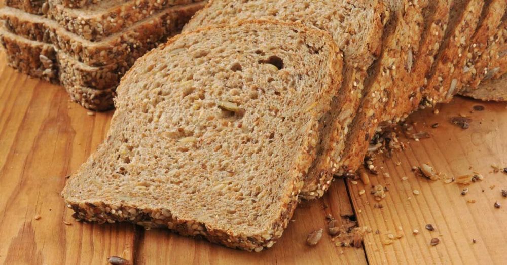 14. 以西結麵包 以西結麵包在香港也許比較少見，但它是由全穀物和豆類製成的，有豐富的纖維和營養素，每一片則有4克蛋白質。