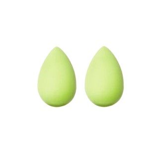 MICRO.MINI Makeup Sponge(US$18):beautyblender的迷你美妝蛋是原來的1/4尺寸,可以更精確勾出輪廓和修飾妝容。 MICRO.MINI Makeup Sponge(US$18):beautyblender的迷你美妝蛋是原來的1/4尺寸,可以更精確勾出輪廓和修飾妝容。