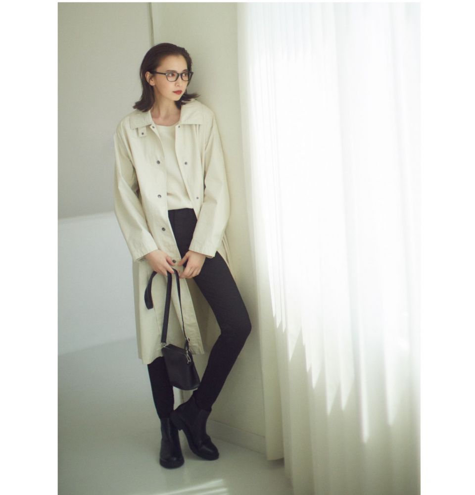 Day4  這款長身大衣同樣是UNIQLO熱銷產品，在日本米白色已熱賣售罄。質料輕身，設計寬鬆簡單，隨性舒適又具備時尚感！ 