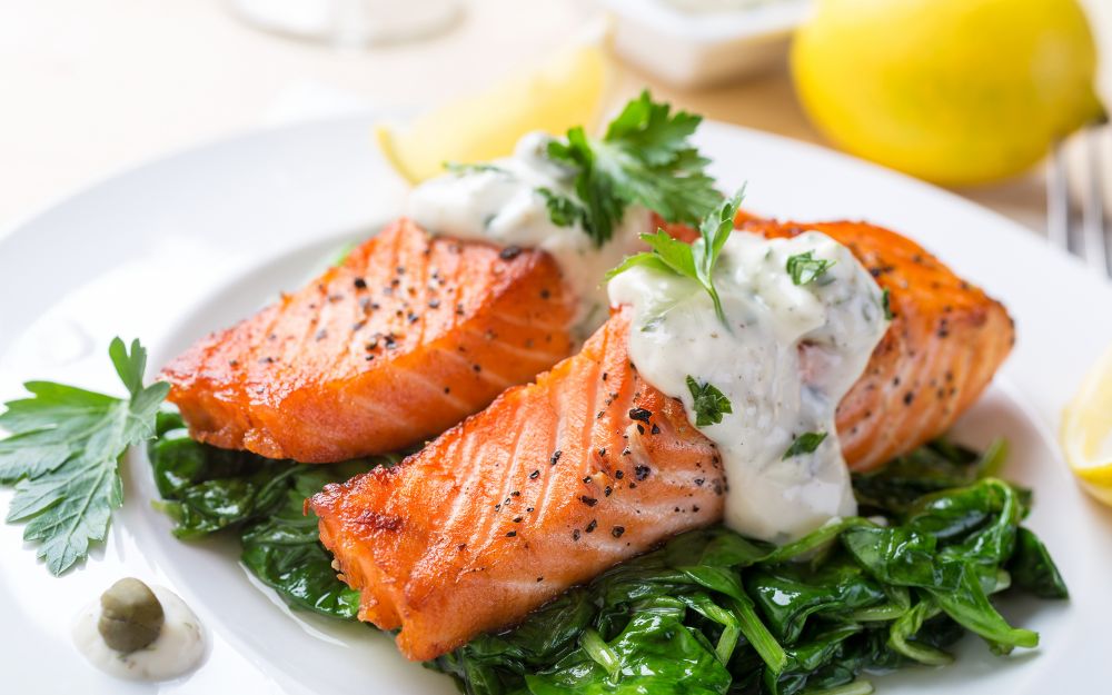 12.多進食魚類食物。 攝取含有omega 3脂肪酸的魚類，不但可以降低肥胖症的出現，更可以提高胰島素敏感性，從而改善身體中的腎上腺數，維持正常荷爾蒙水平。