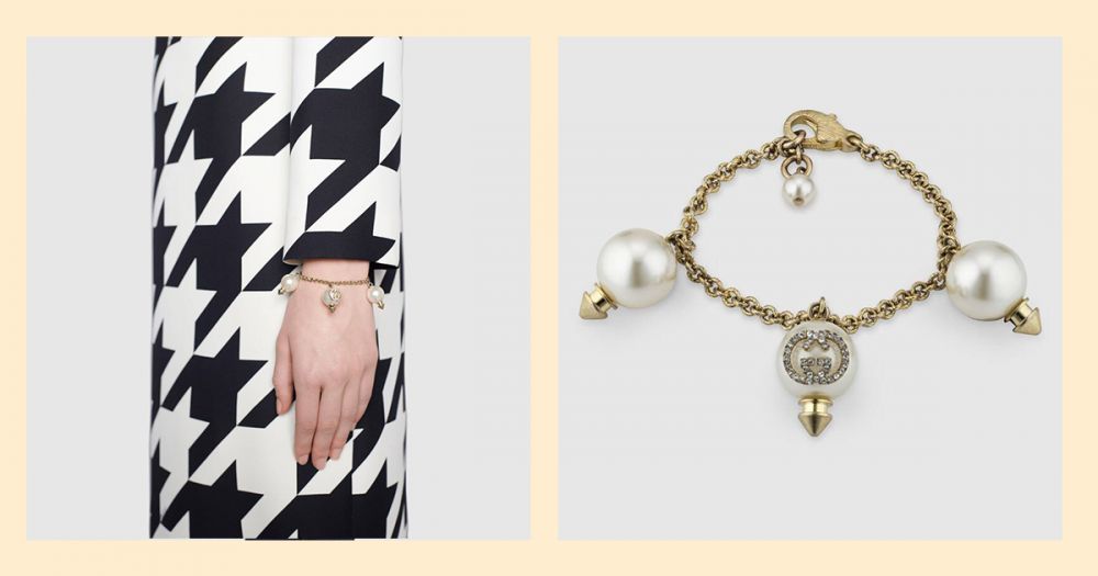 Interlocking G bracelet with pearls（售價港幣$4,400）- 手鍊主要用上珍珠吊墜點綴，中間的圓珠印上GUCCI標誌，對比鮮明。