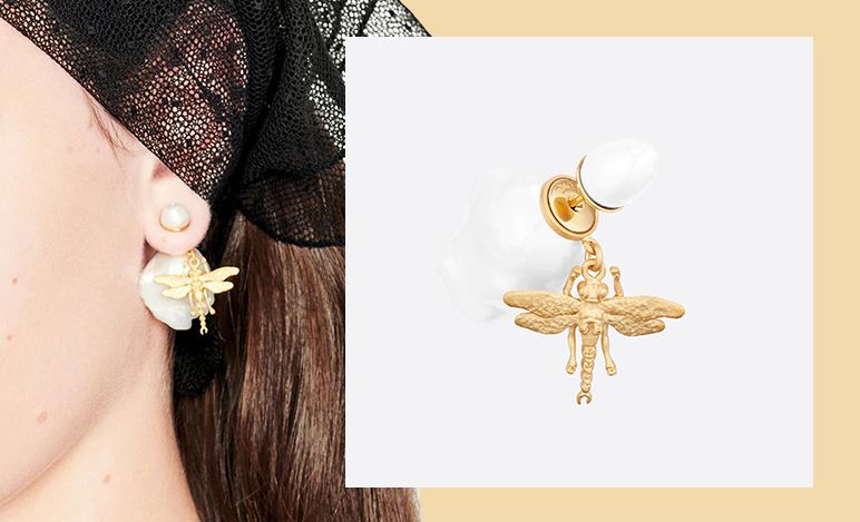 DIOR TRIBALES 耳環 | HK$3,500設計靈感源自時裝展和田園世界，背面以淡水珍珠點綴，與金屬蜻蜓吊飾相襯。