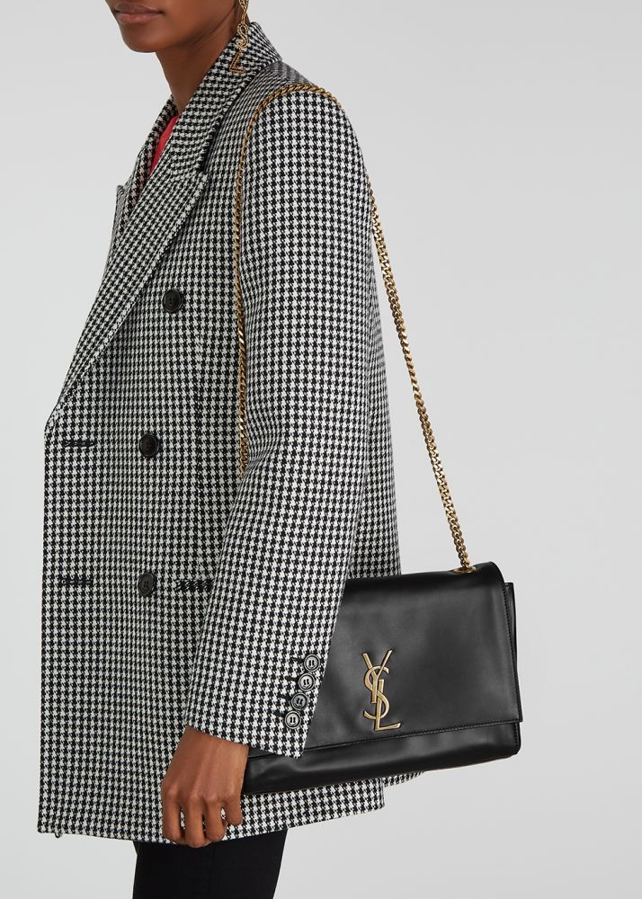 SAINT LAURENT Kate reversible suede and leather shoulder bag 網購價：$14,450 | 香港售價：HK$16,500
