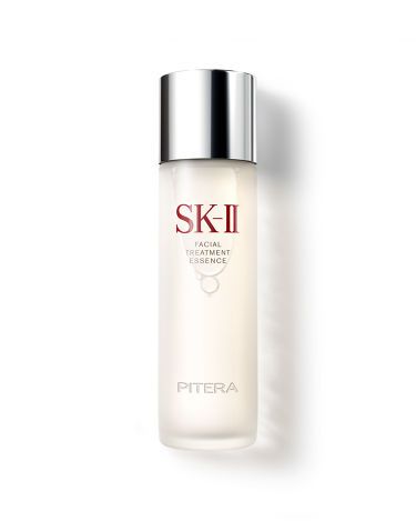 第6位SK-II Facial Treatment Essence護膚精華 | HK$1,500/230ml 蘊含90% PITERA™成分，可達至保濕、緊緻、收毛孔、提亮等多個功效，從肌底改善及穩定膚況，令膚質保持健康。