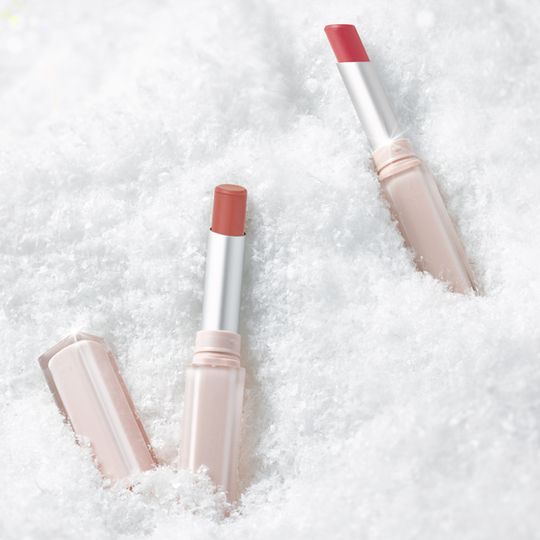 Powder Veil Lips-Talk(₩15,000)：ETUDE HOUSE新推出的Powder Veil Lips-Talk唇膏是限量款式，質地就像面紗般十分順滑，顏色亦十分適合秋冬季使用。