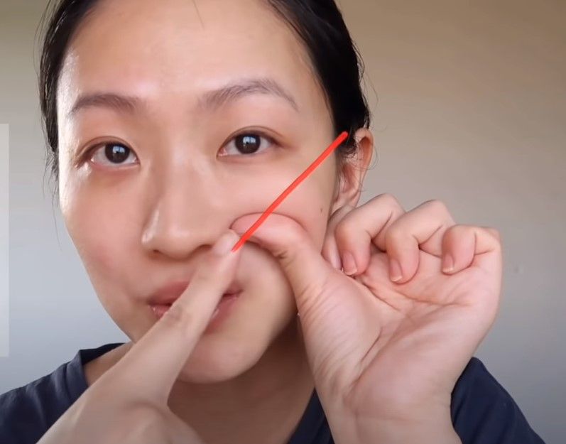 然後慢慢沿著紅線的方向往上提，保持5秒